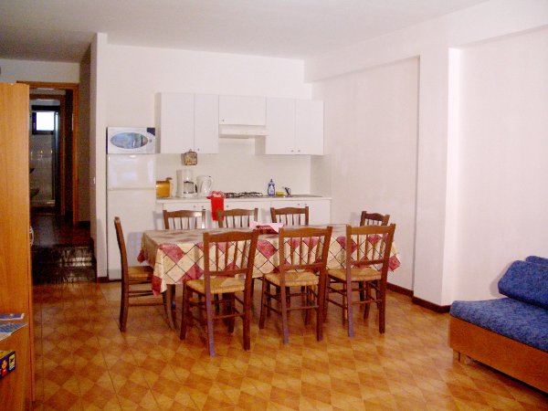 Houses Lake Idro, rent home A - dining area 2