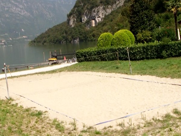 villa-idro-lake-beach-volleyball