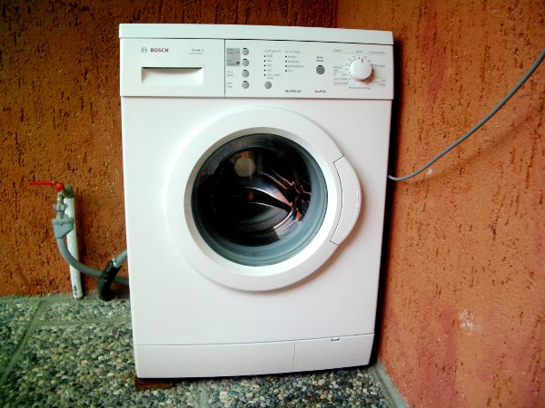 villa-idro-lake-washing-machine